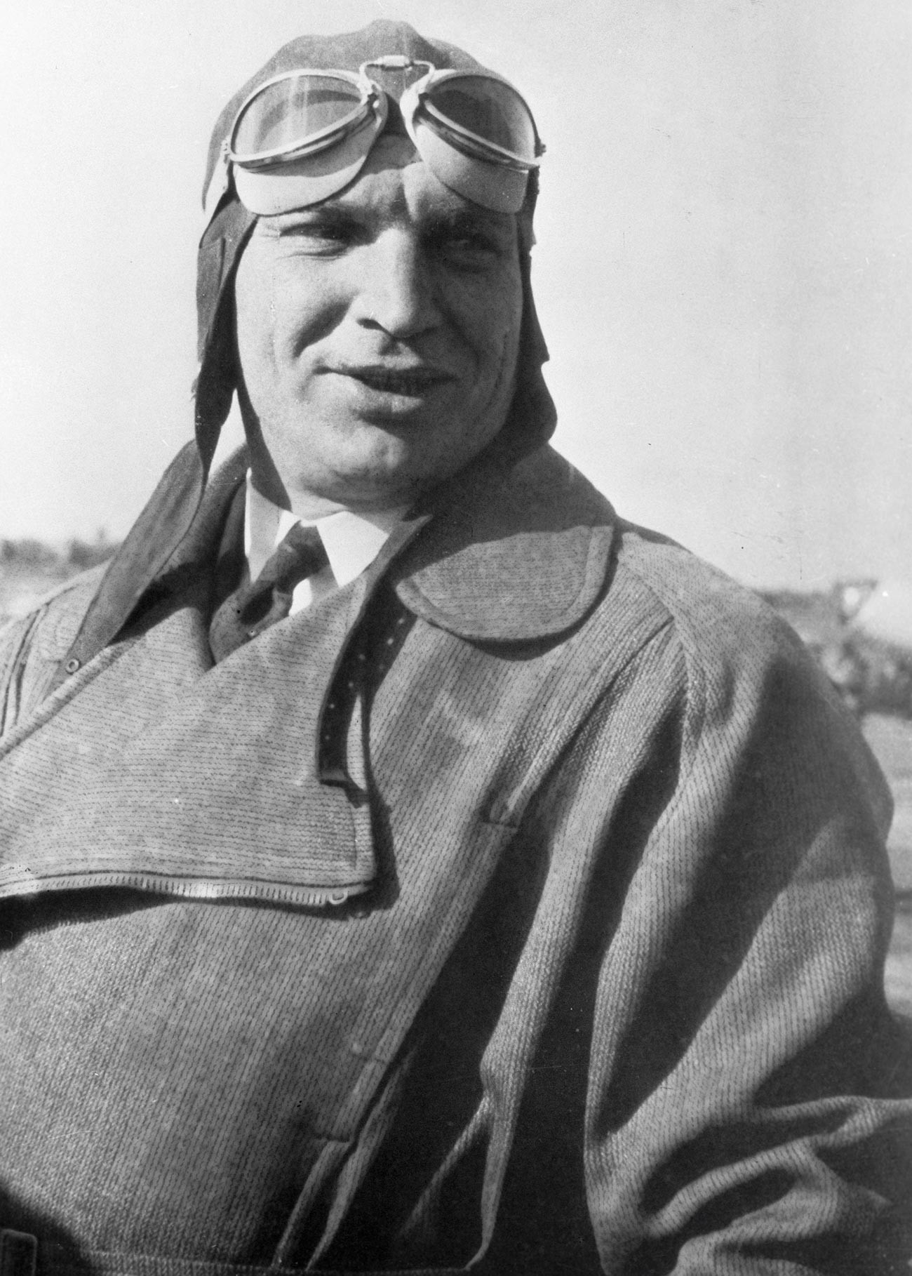 Пробен пилот Валериј Чкалов (1904-1938), Херој на Советскиот Сојуз. Загина на 15 декември 1938 година за време на првиот пробен лет во новиот ловец И-180.