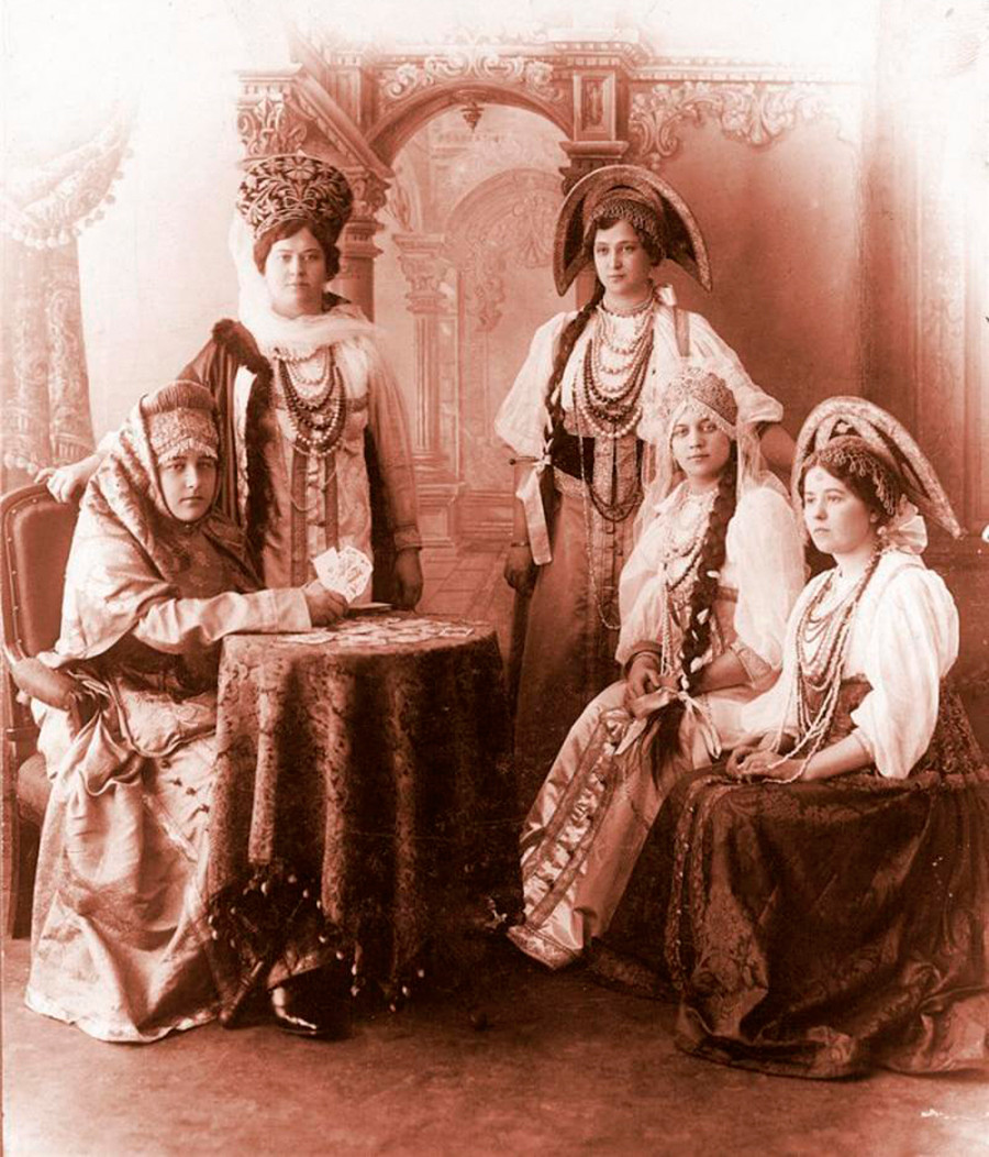 ソ連の民族衣装とはどのようなものだったのか ロシア ビヨンド