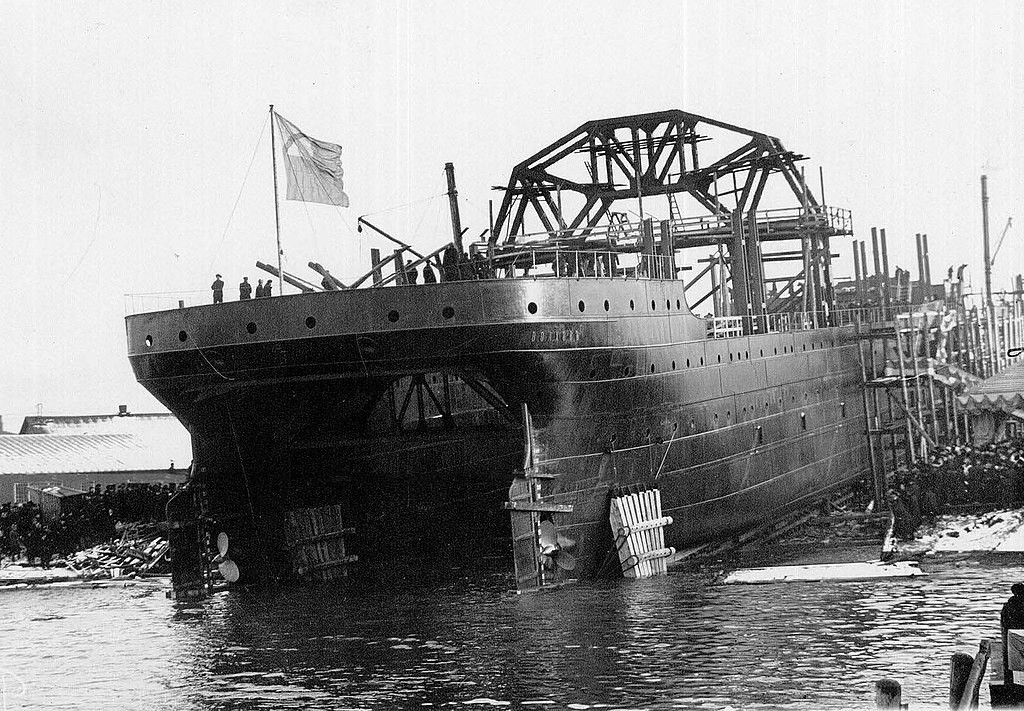 „Волхов“ спуштен во вода на 17 ноември 1913.

