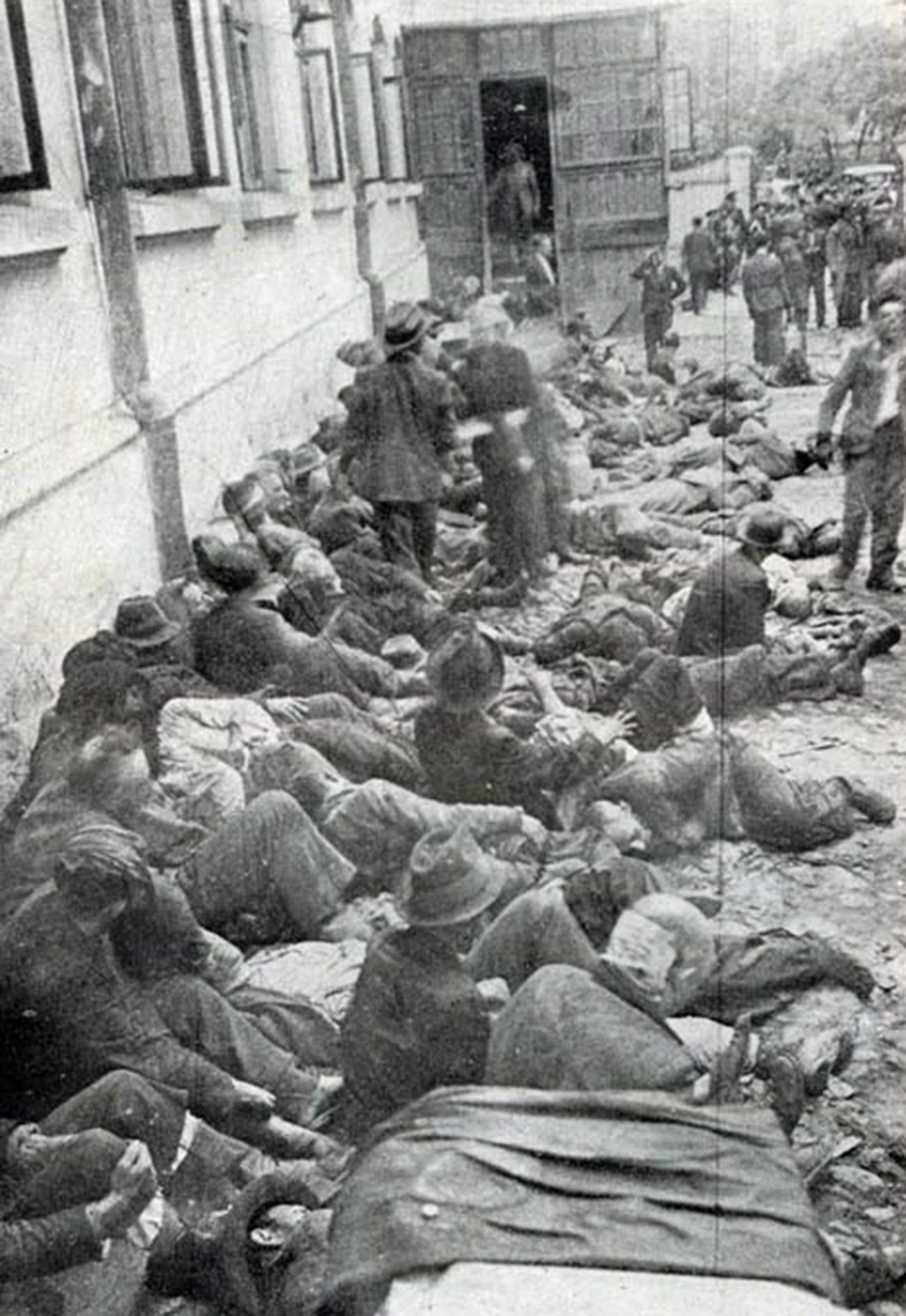 Des victimes du pogrom de Iași du 27 juin 1941 