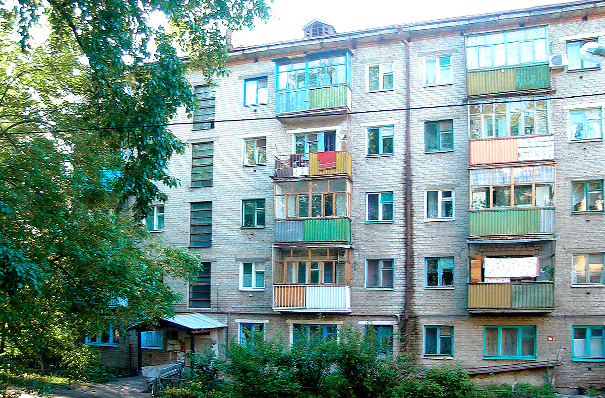 A typical khrushchovka in Kazan.