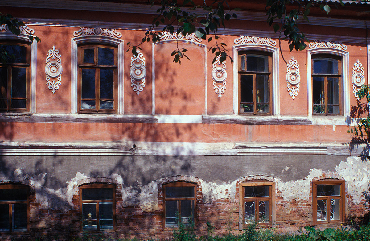 Brick facade with decorative detailing, Pushkin Street 3. July 15, 2003 