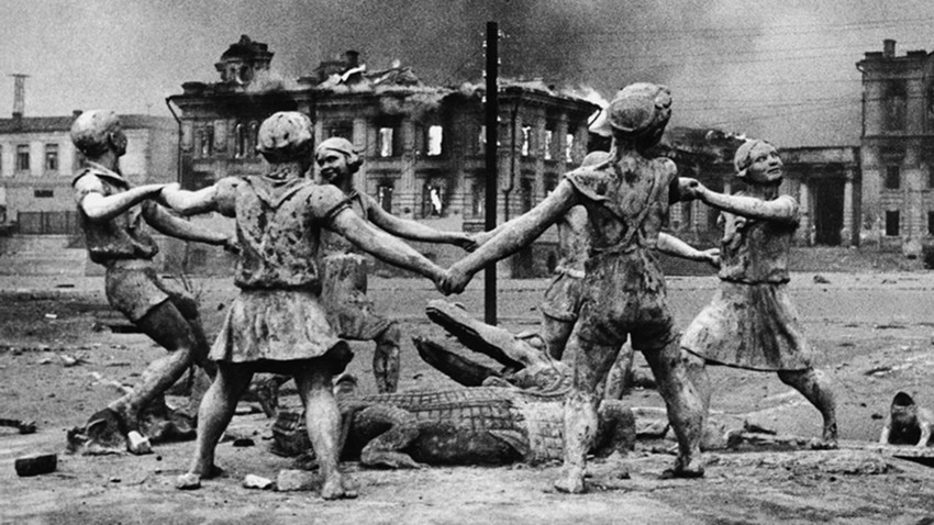Stalingrad, "Barmaley" fountain during WWII