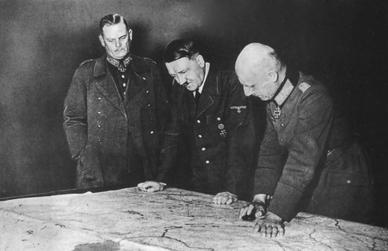 Адолф Хитлер и Вилхелм фон Леб у Малнави