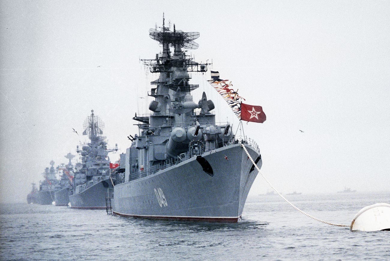 Celebration of the Soviet Navy Day in Vladivostok, 1986.