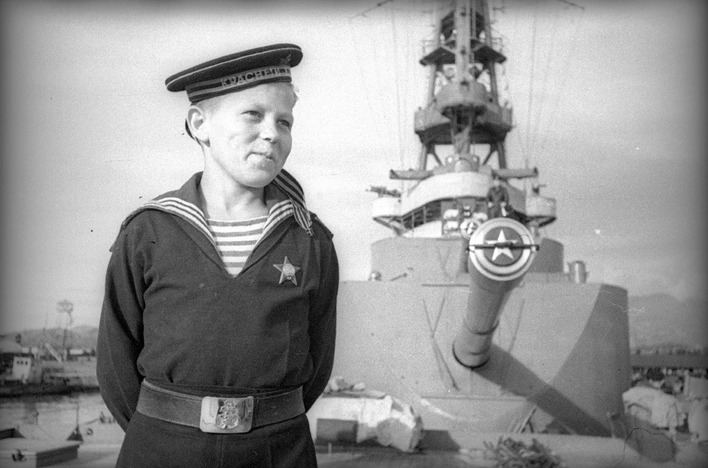 Юнга с крейсера «Красный Кавказ» Борис Кулешин.