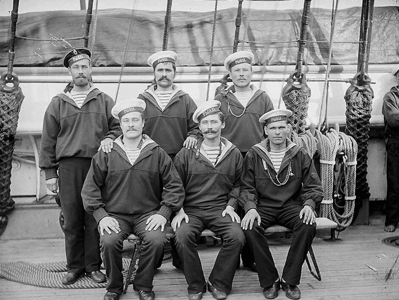 Russian sailors of the 19th century in an old-style tel'nyashka