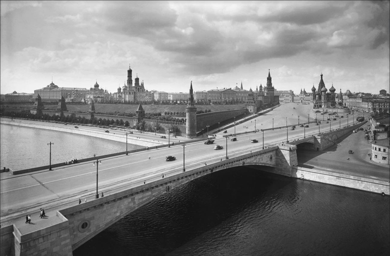Naum Granovski. Pogled na Moskvorecki most in moskovski Kremelj, 1939
