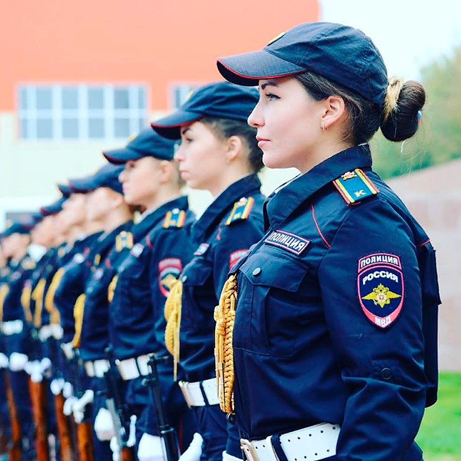 Brave And Beautiful Russian Policewomen Photos Russia Beyond 