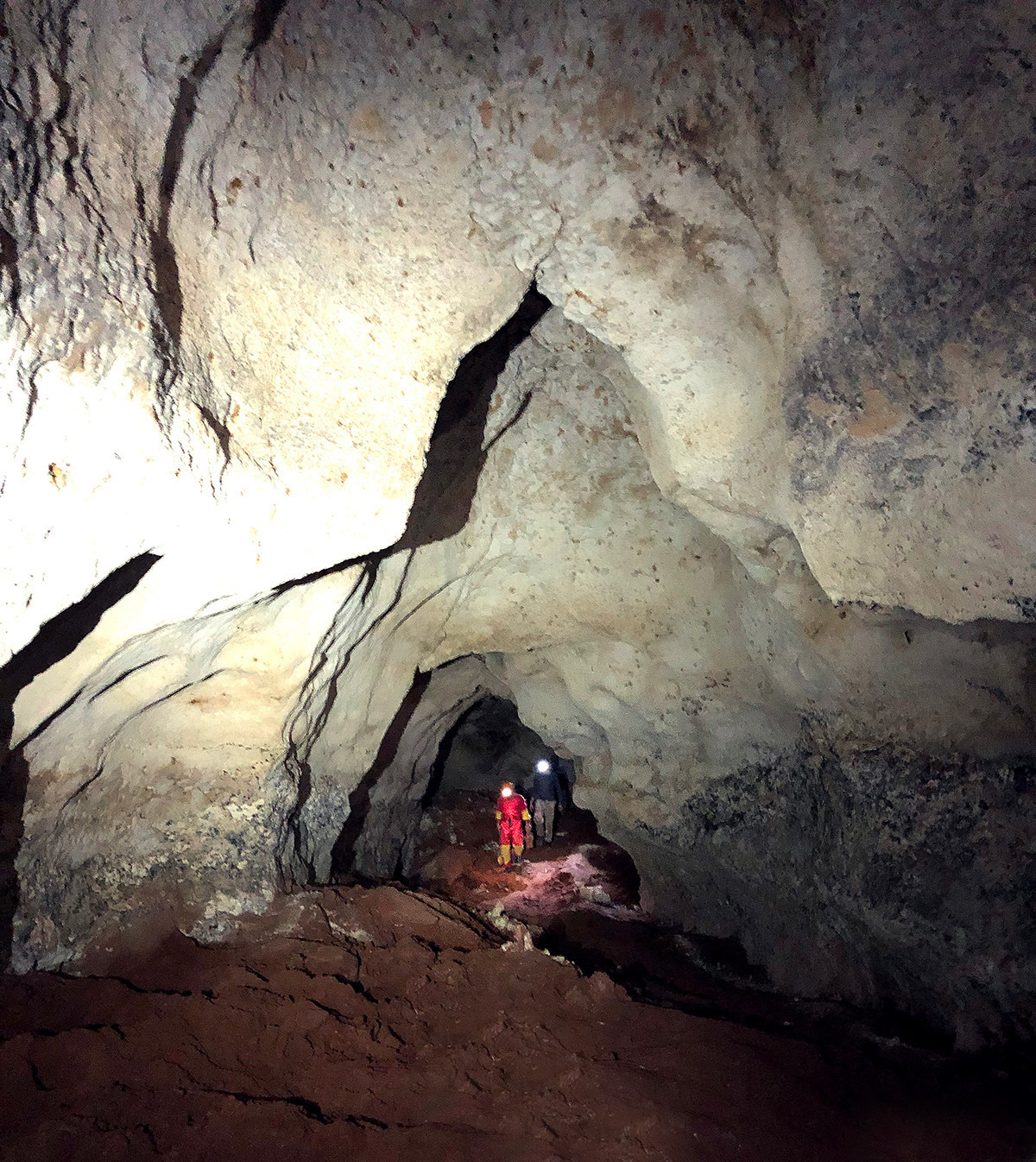 Caverna Taurida, onde foram encontrados restos pré-históricos.