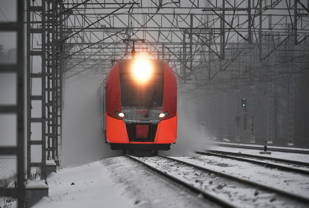モスクワとサンクトペテルブルクをつないでいる「サプサン」高速列車