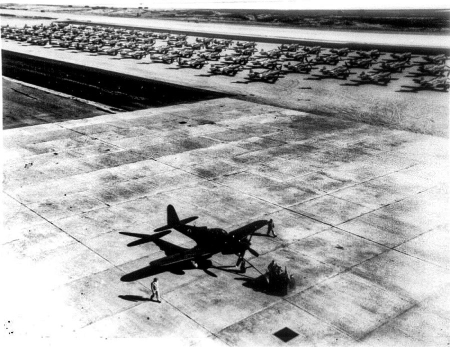 Американски истребител Р-63 и Р-39 преди полет в СССР