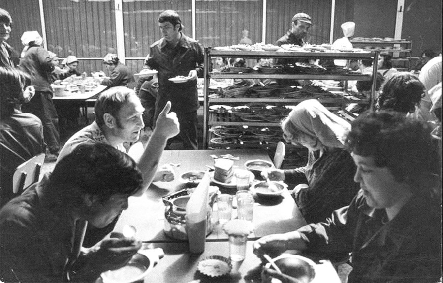 Lunch. Togliatti, 1981.