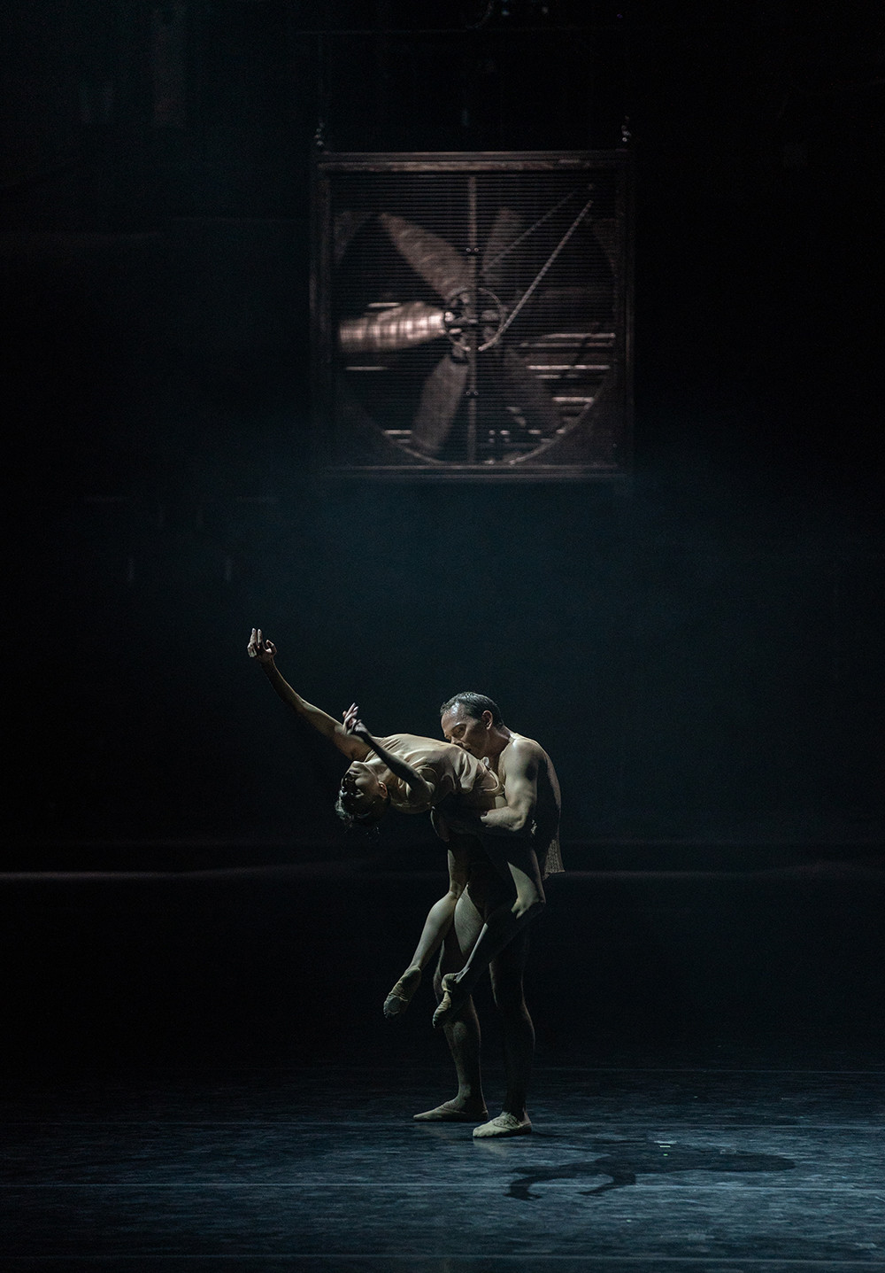 Anastasia Stashkevich, Vyacheslav Lopati in the ballet ‘Just’. 