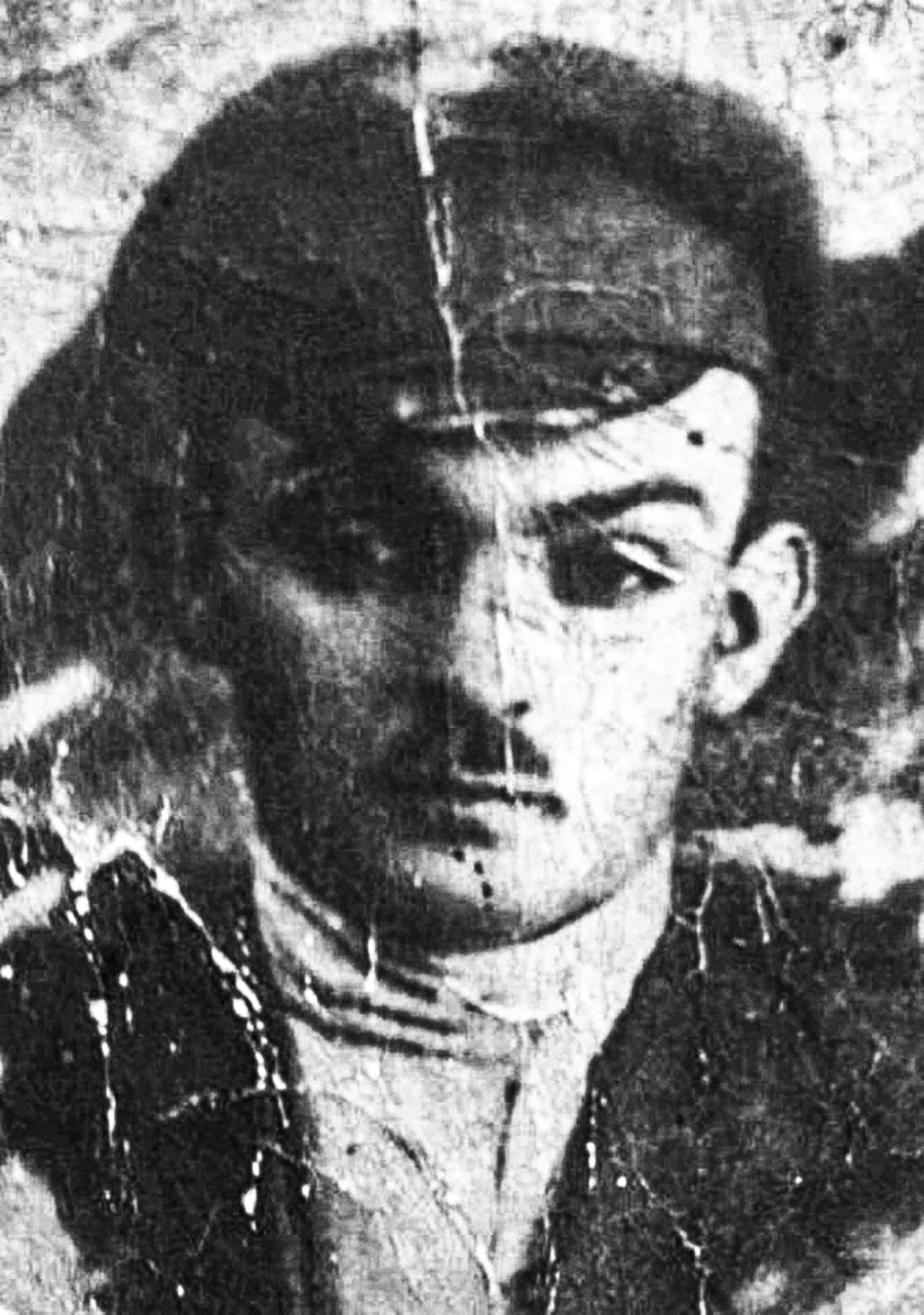 A picture of Mikhail Vinnitsky, the legendary criminal killer of Odesa, widely known as Mishka Yaponchik and Babel's Benya