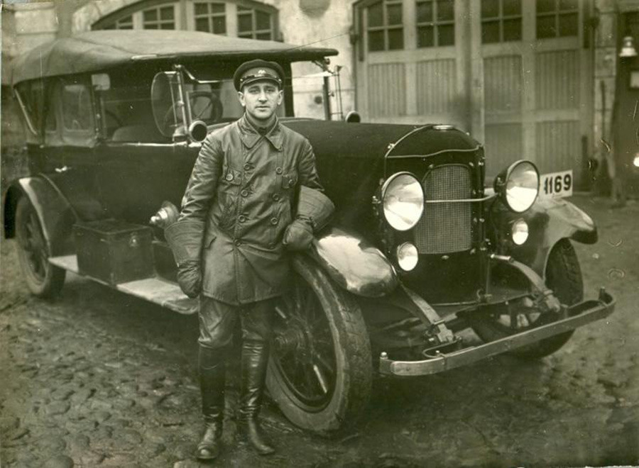 Chauffeur auprès de la Direction de protection incendie de Leningrad

