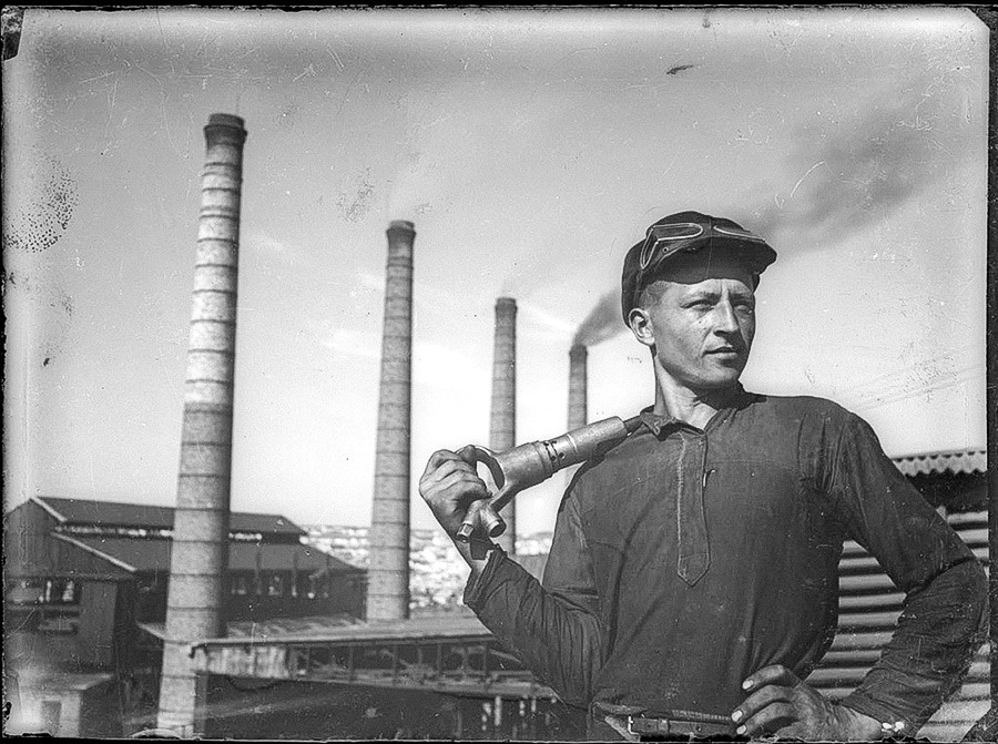 Шахтер-забойщик Донбасса, 1934
