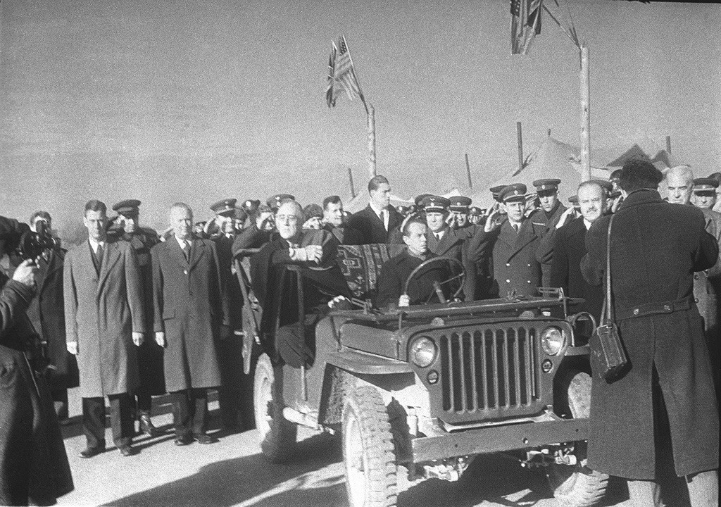Chefes de delegações chegando para a Conferência de Ialta; presidente dos Estados Unidos Franklin Delano Roosevelt, 3 de fevereiro de 1945