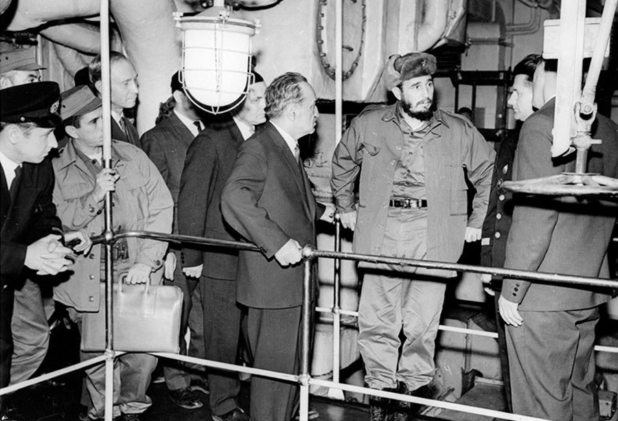 Castro in the engine room of the icebreaker 