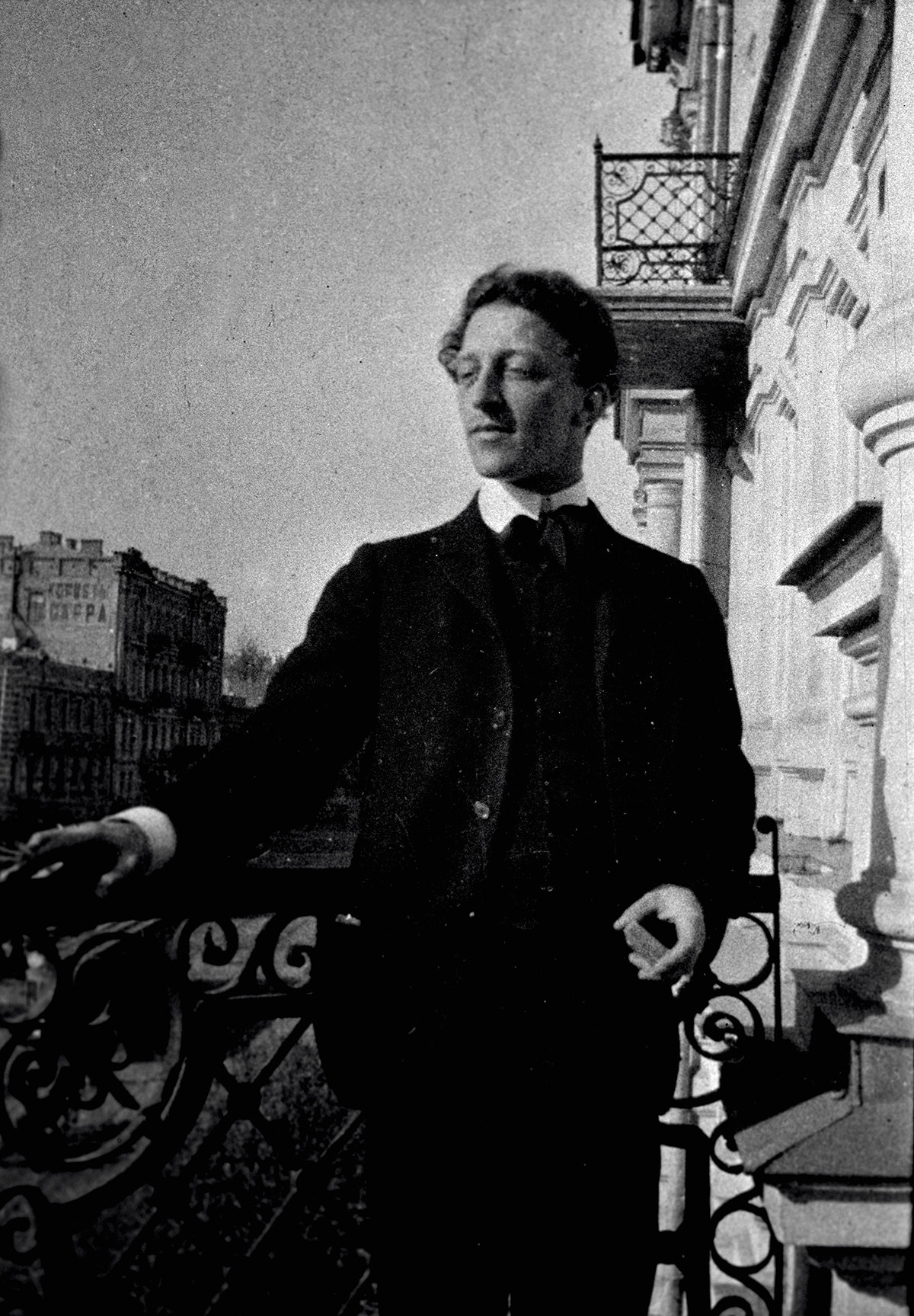 Blok (1880-1921) em foto de 1907, em Kiev.