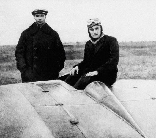 Конструктор Борис Черановски и пилот Сергеј Корољов, 1929. Сергеј Павлович Корољов ће нешто касније послати првог човека у свемир. 