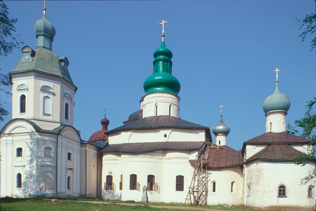 St. Kirill Belozersk Monastery. Cathedral ensemble, east view. From left: Church of St. Kirill Belozersk, Dormition Cathedral, Church of St. Vladimir, Church of St. Epiphanius. July 15, 1999.