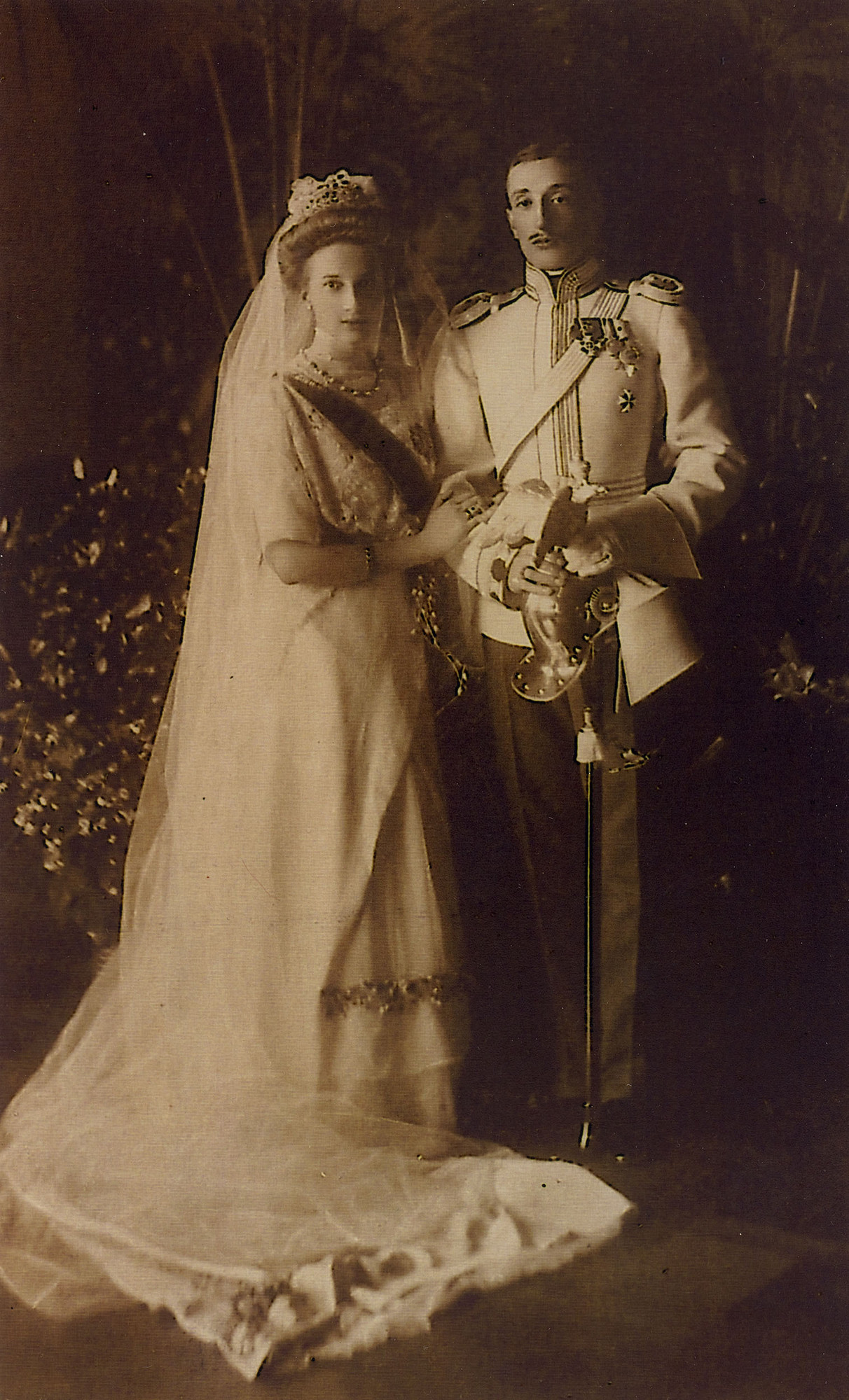 Сватбена снимка на грузинския княз Константин Багратион от Мухрани и княгиня Татяна Константиновна от Русия.