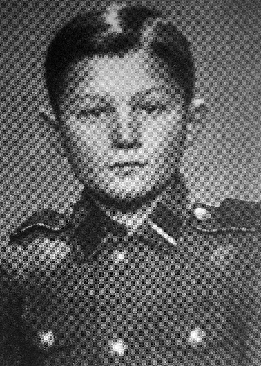 Алекс Курзем во својата втора нацистичка униформа, околу 1943 година.