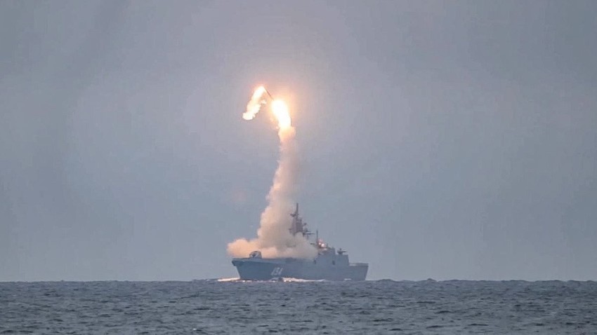Ракетната фрегата од класата 22350 „Адмирал Горшков“ го изврши првото практично тестирање на хиперсоничната ракета „Циркон“ , 6 октомври 2020.