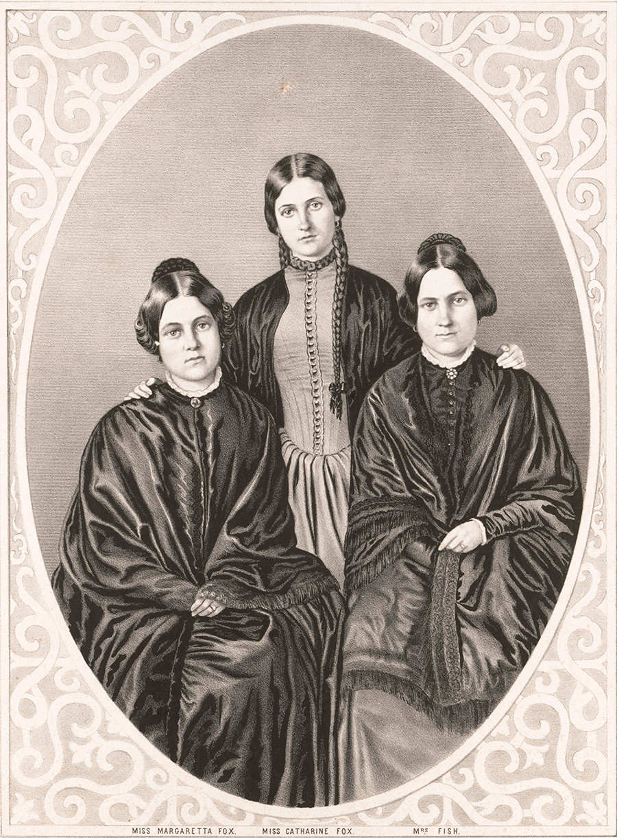 Margaret (Maggie), Catherine (Kate), et Leah Fox, trois sœurs spiritistes aux États-Unis
