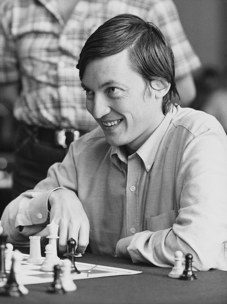 Soviet Grand Master Anatoliy Karpov competes in the European Chess Championships.