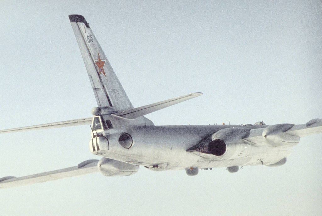 Una variante de reconocimiento marítimo del Tupolev Tu-16. 1989