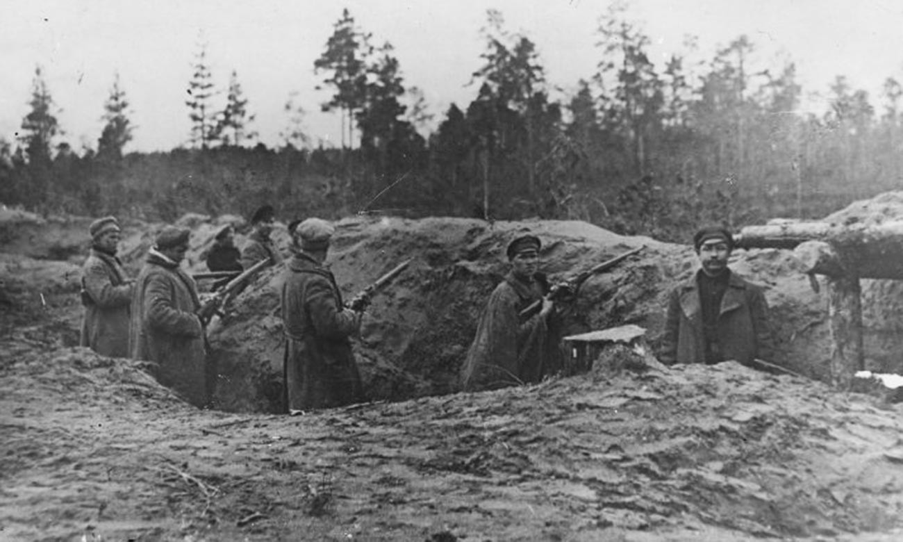Tentara Putih di dekat Petrograd.