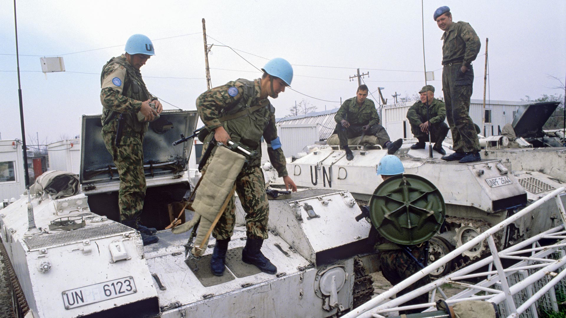 Bataillon russe des forces de maintien de la paix de l'ONU après son retour de service sur la ligne de séparation de tir. Slavonie orientale