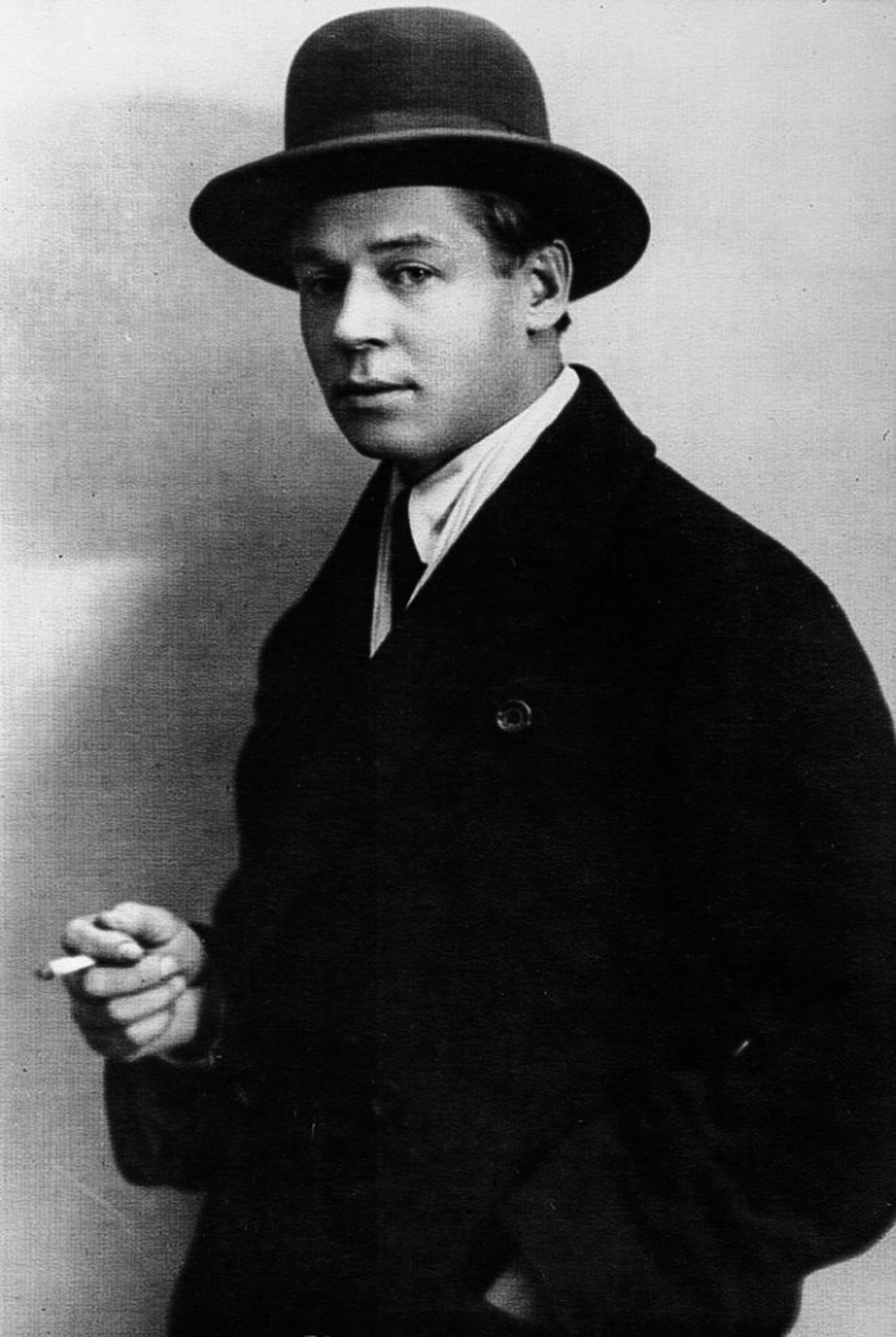 Serguéi Yesenin, poeta de la Edad de Plata, década de 1910

