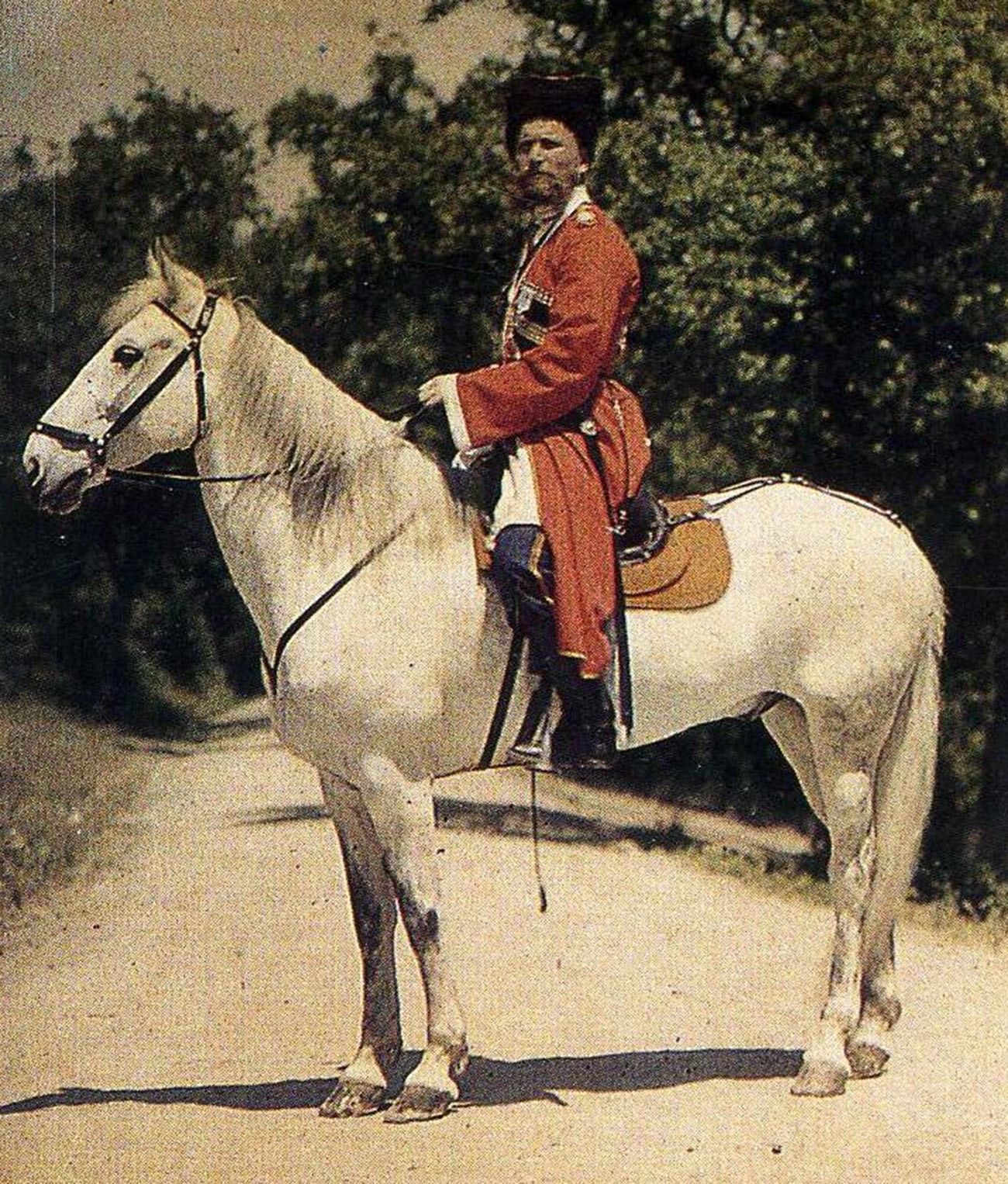 Seorang pria Cossack dari pengawal pribadi kaisar, 1910-an.