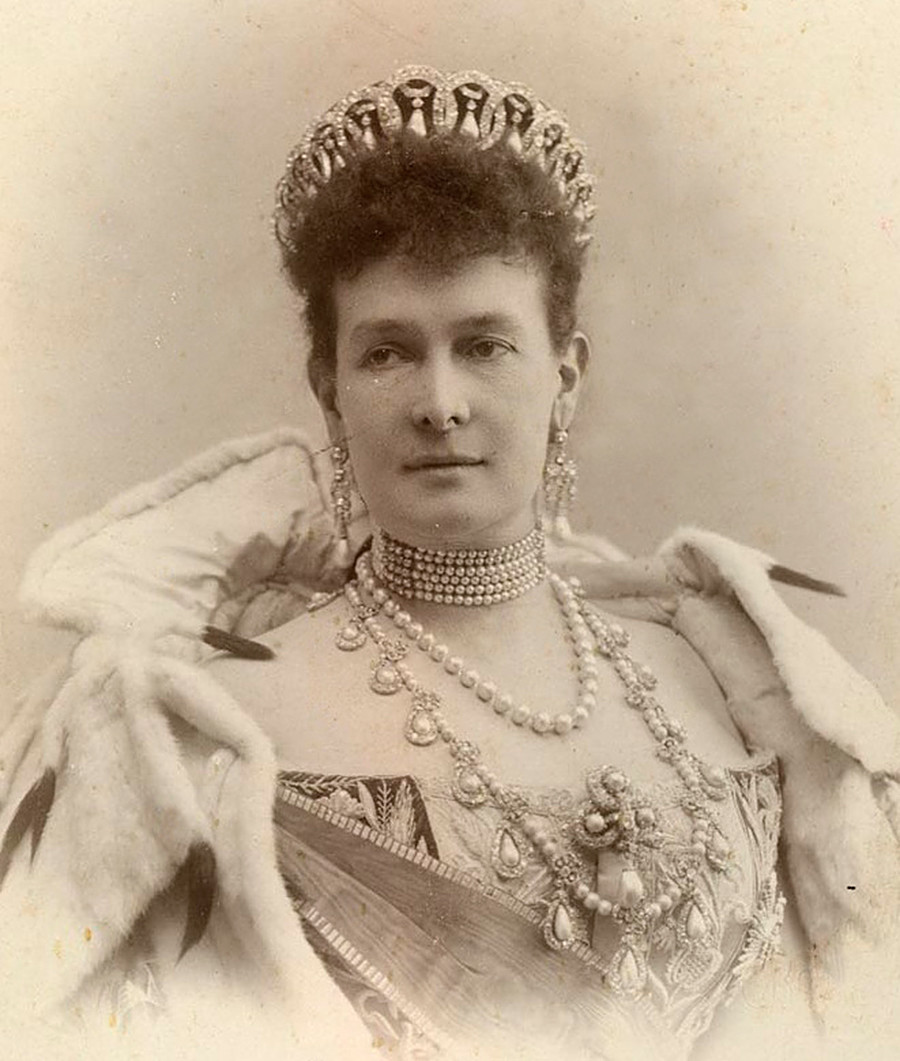 Maria Pavlovna con la tiara