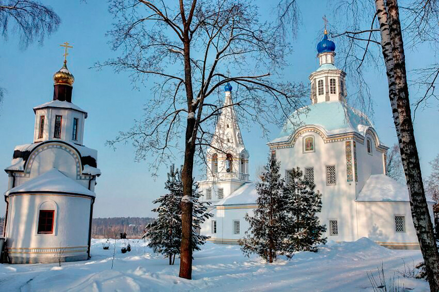 La chiesa dell'Assunzione della Beata Vergine Maria nel villaggio di Uspenskoe