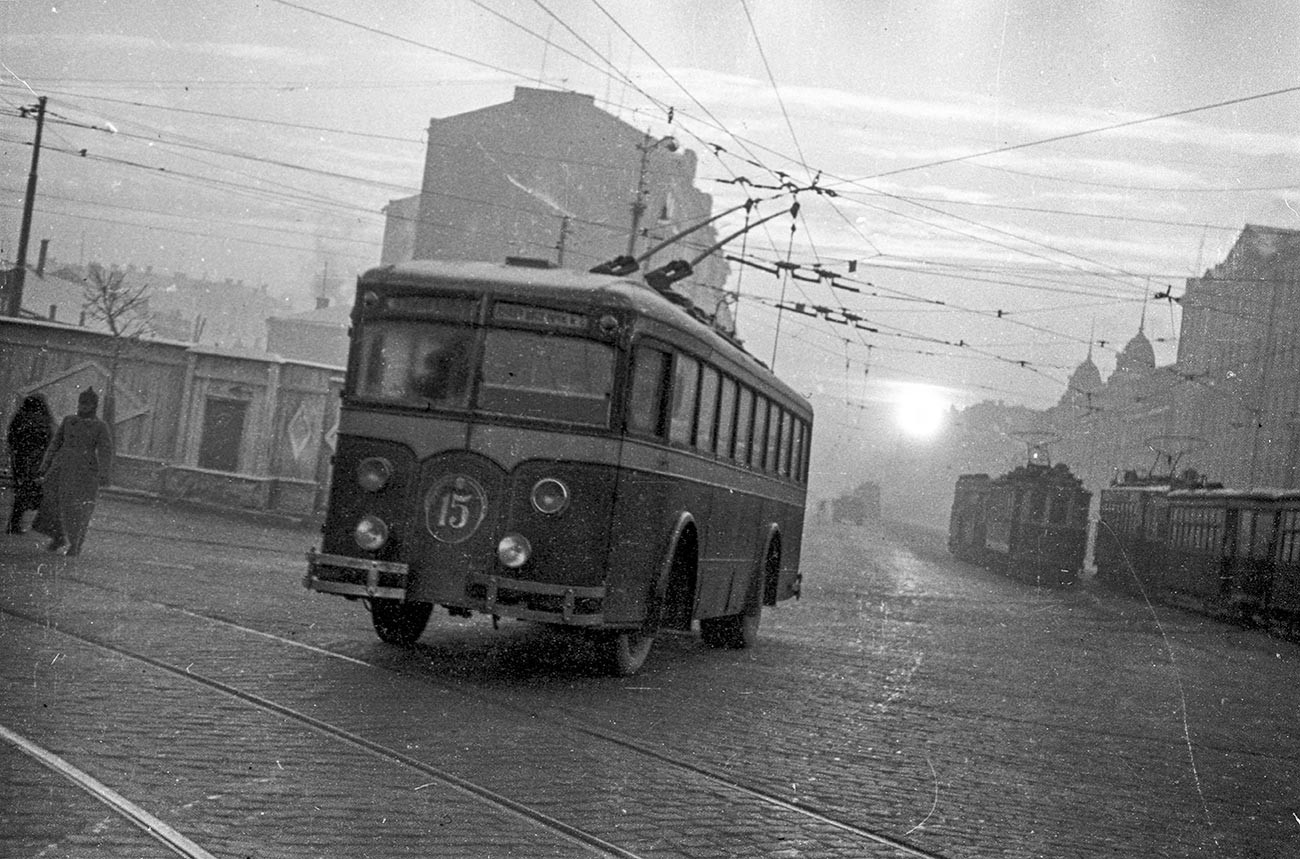 Un filobus per le strade di Mosca, 1938