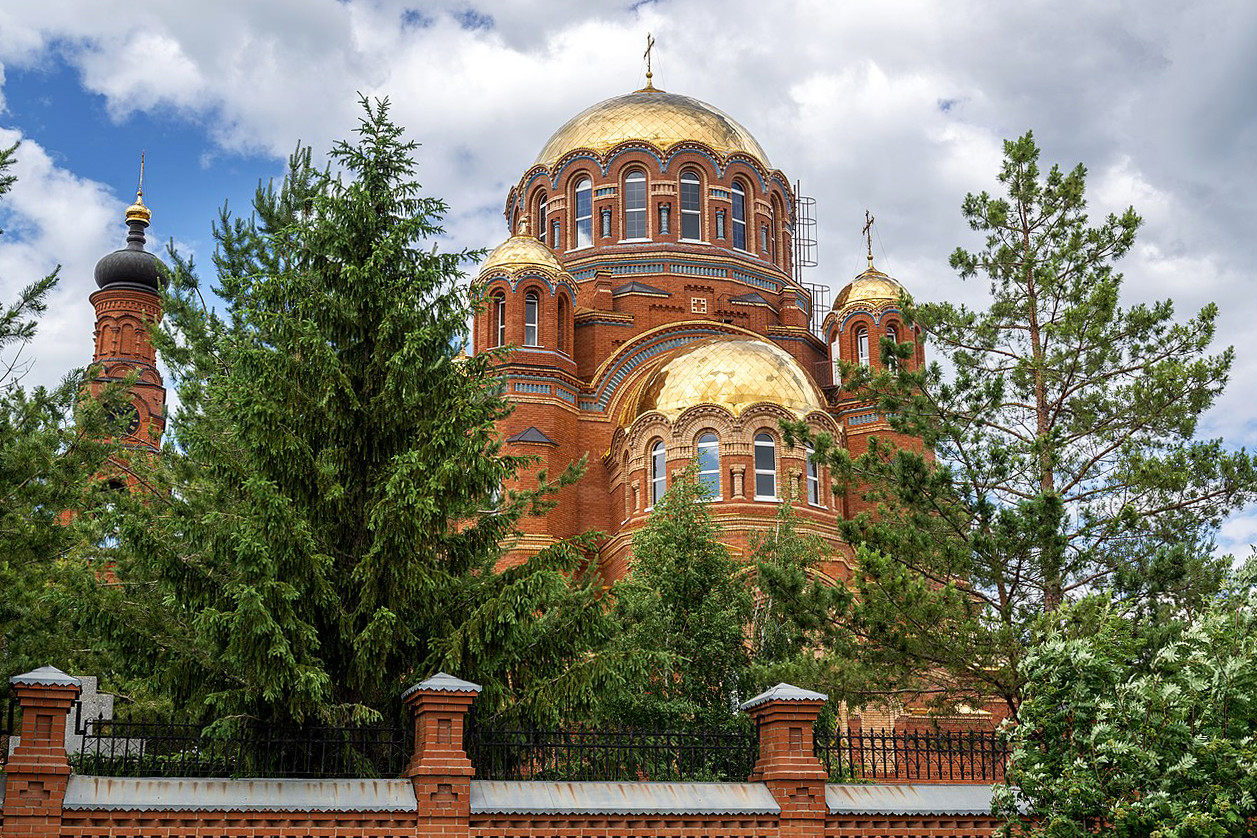 A new Holy Trinity Cathedral built on the place of the Church of St. Simeon of Verkhoturye, Saraktash, Orenburg Region