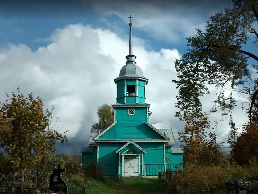 Cerkev Flora in Lavra v mestu Hredino, Pskovska regija, zgrajena leta 1925
