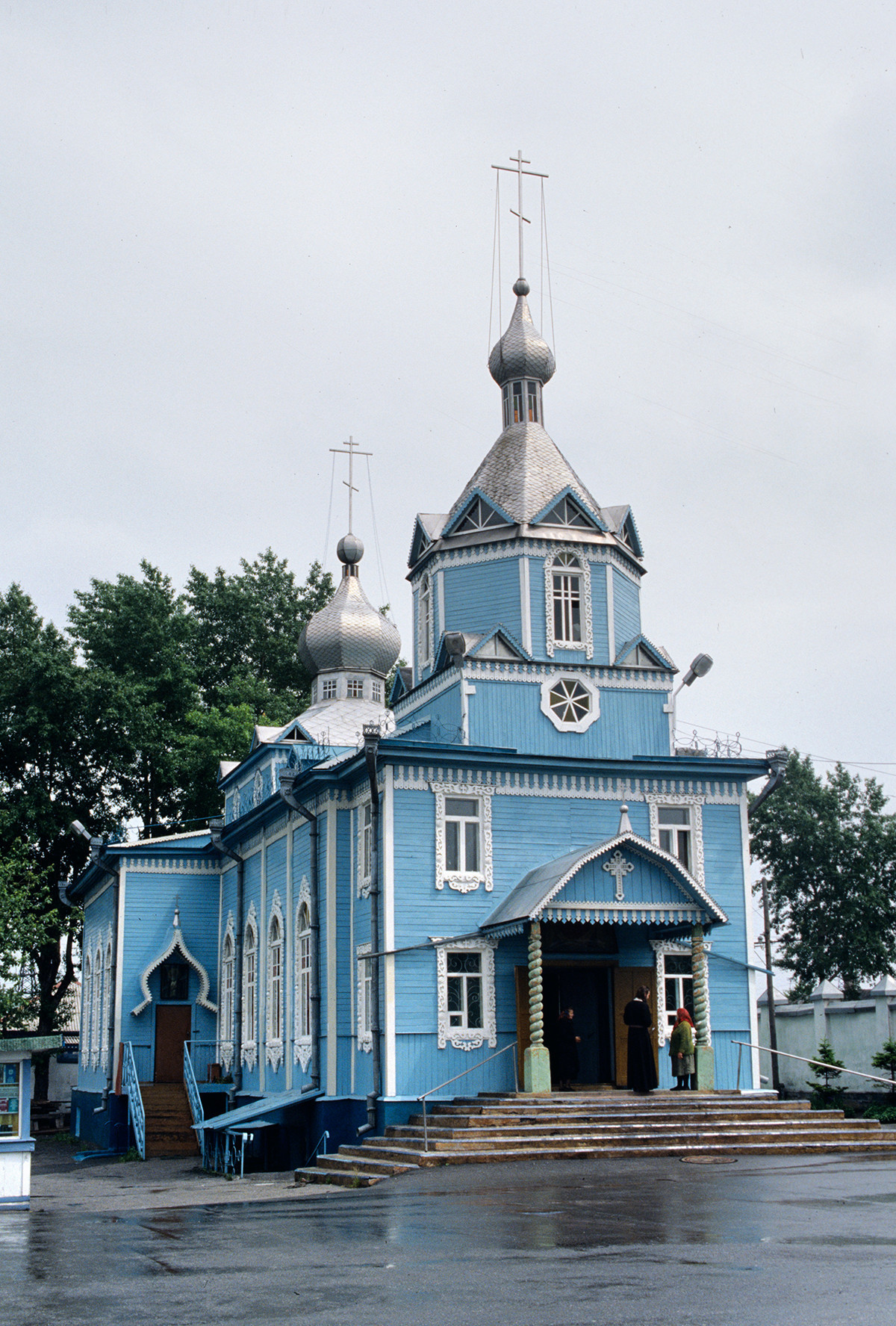 Cerkev zaščite Device Marije (Pokrov Svete Bogorodice) v Prokopjevsku v Kemerovski regiji, ki je bila v letih 1979-1983 obnovljena iz molitvene hiše
