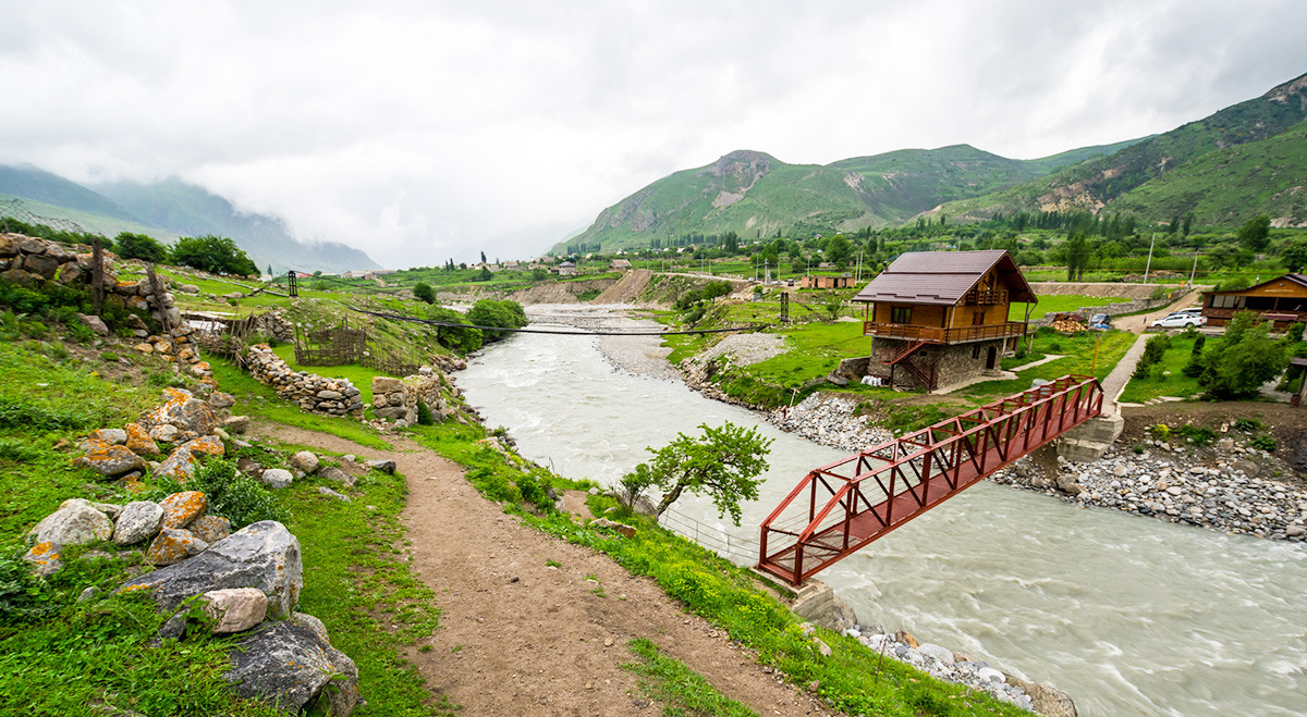 Selo Gornja Balkarija u planinama Kavkaza, Rusija.
