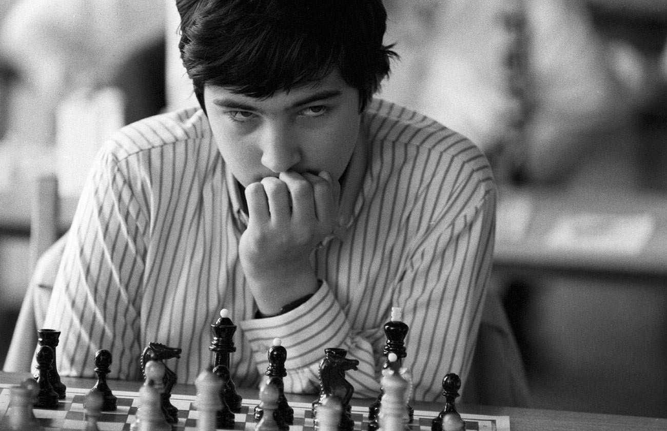 In 1996, Kramnik grew to become the world number-one rated player.