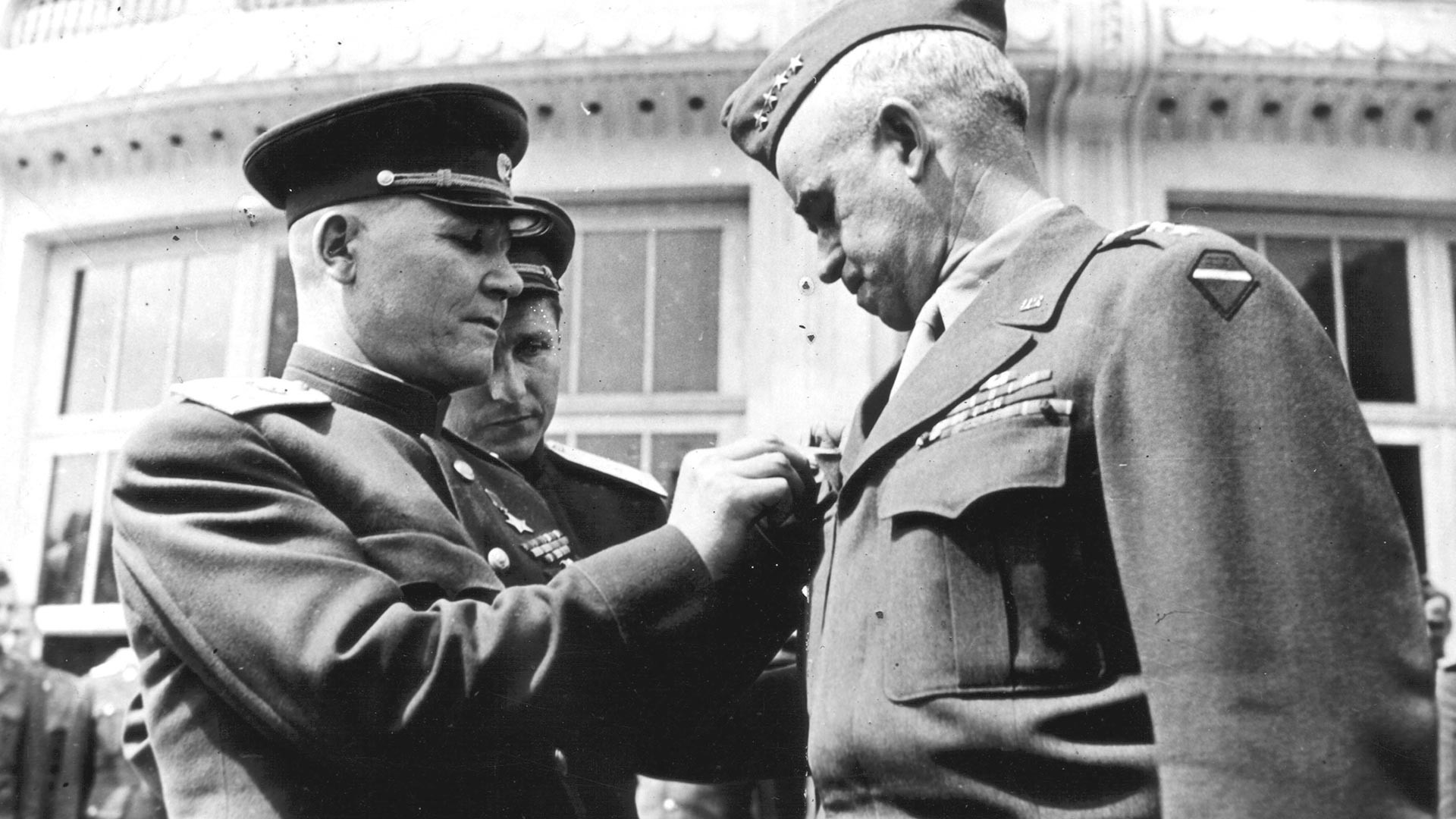 Marshal Ivan S, Koniev, Commander of the 1st Ukrainian Army Group (left), presents the Soviet Order of Suvorov to General Omar N, Bradley, Commander of the 12th US Army Group, May 17, 1945 at Bad Wildungen (Germany).