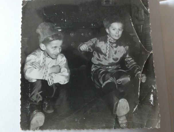 Ivan (à droite) avec son frère