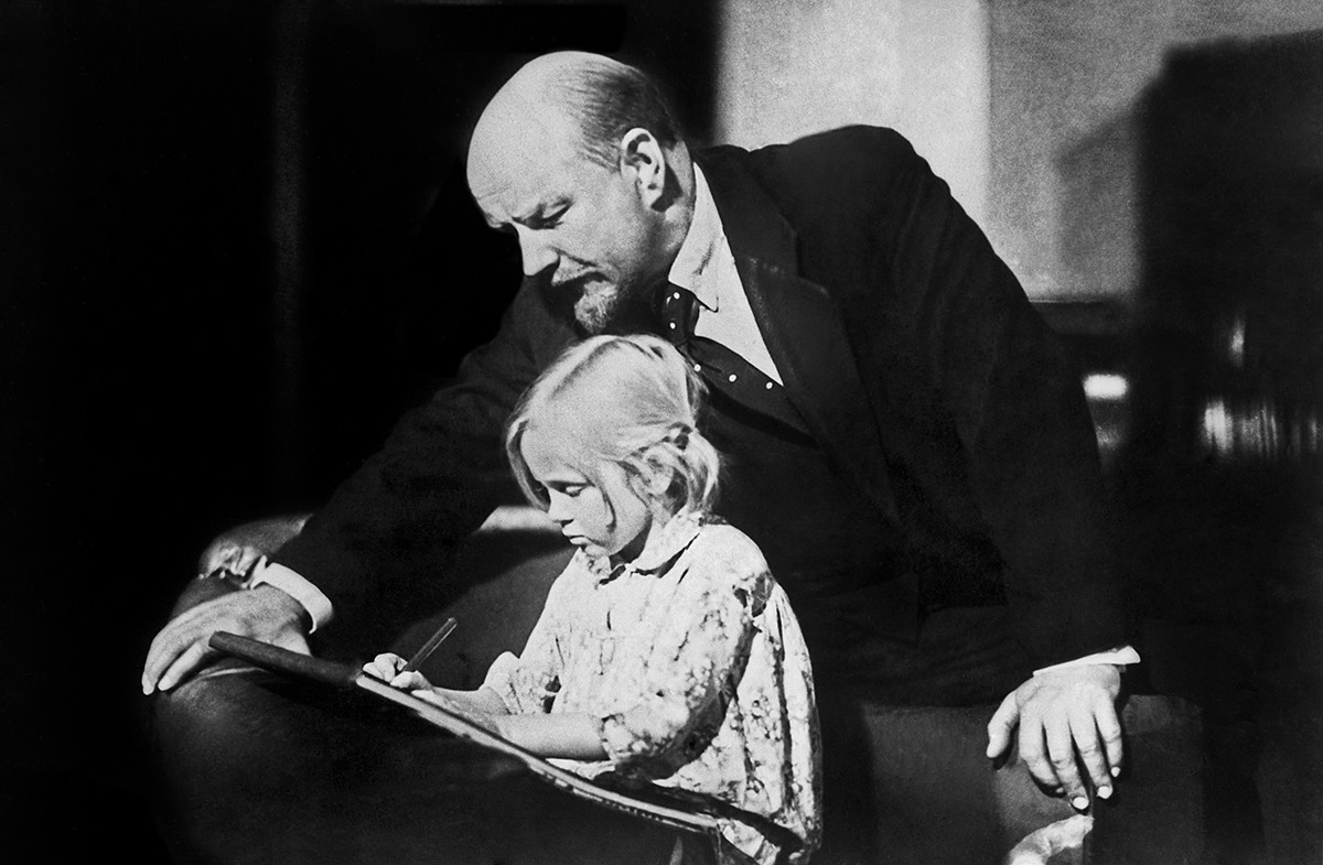 Una scena tratta dal film “Lenin nel 1918” di Boris Shchukin