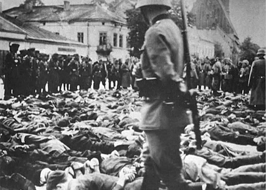 Una scena del film “Obyknovennyj faschizm” (“Il fascismo ordinario”; conosciuto negli Stati Uniti come “Triumph Over Violence”)