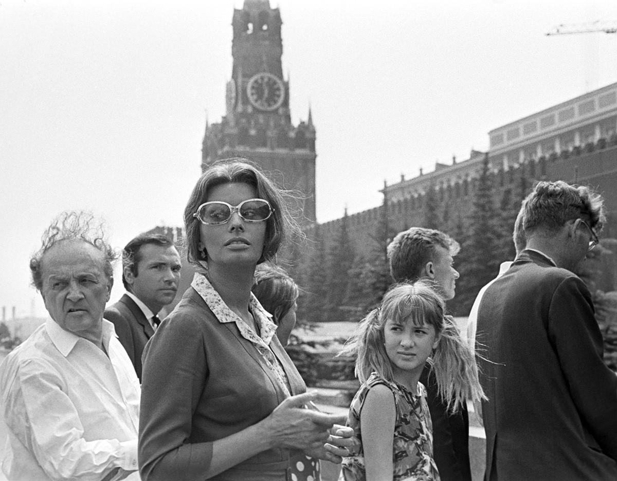 Sophia Loren on Red Square filming in 'Sunflower'