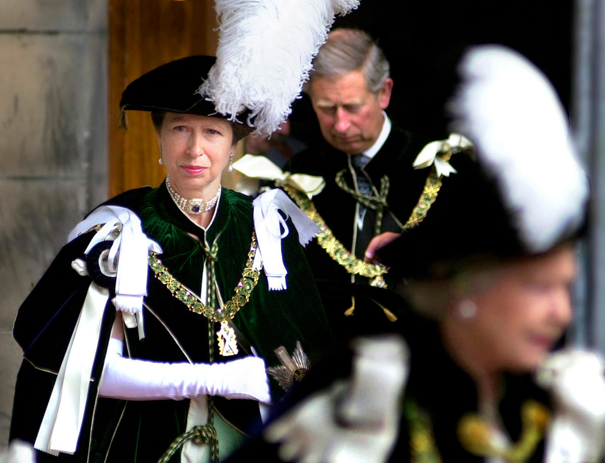 Putri Anne meninggalkan Katedral St. Giles, 2001.